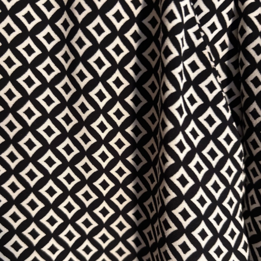 Chico’s Black and White Patterned Pants - Picture 6 of 7